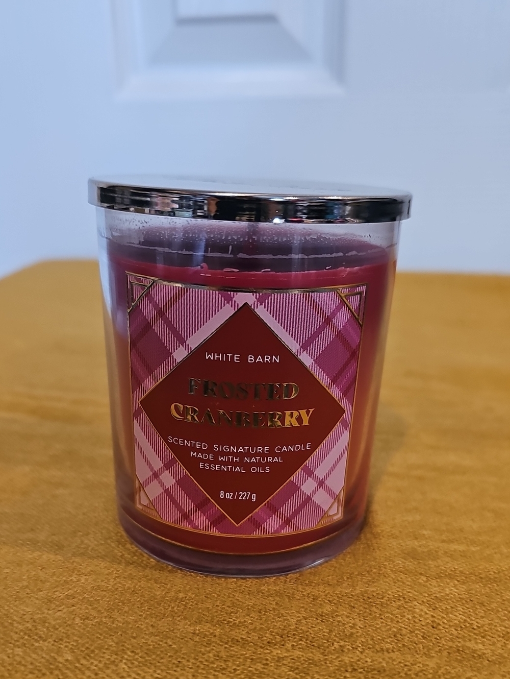 BATH & BODY WORKS WHITE BARN FROSTED CRANBERRY 8 OZ. SINGLE WICK JAR CANDLE NEW